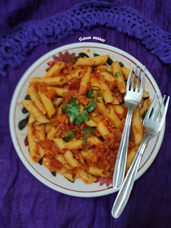 મસાલા પેને પાસ્તા (Masala Penne Pasta Recipe In Gujarati) રેસીપી મુખ્ય ફોટો