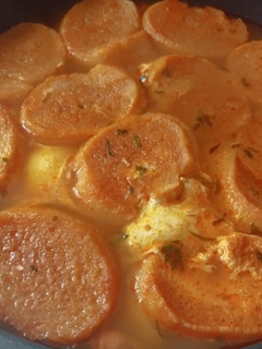 Una foto de Sopas de ajo a la hierbabuena con chistorra