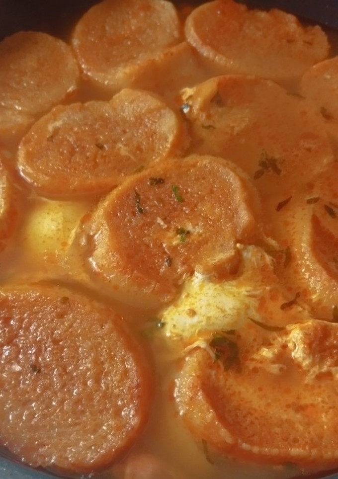 Una foto de Sopas de ajo a la hierbabuena con chistorra