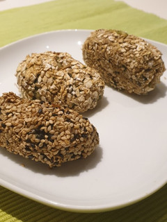 Una foto de Croquetas al horno de espinacas, zanahoria y huevo duro