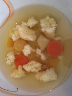 Gyors grízgaluska leves recept fotója