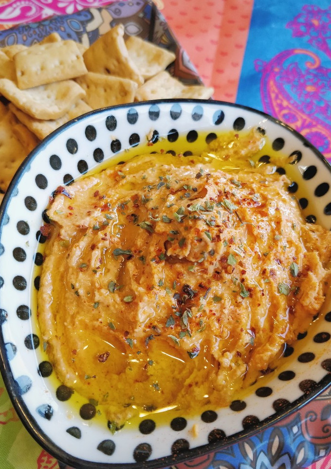 Una foto de Hummus de tomates secos
