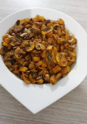 عکسی از دستور دوپیازه قارچ