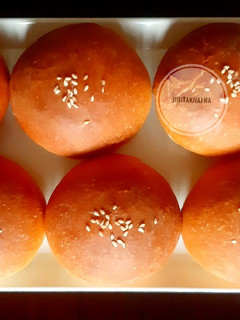 A picture of Italian Milk Rolls / Milk Buns.