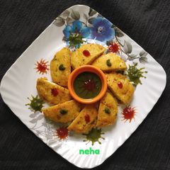 A picture of Bread paneer Dhokla.