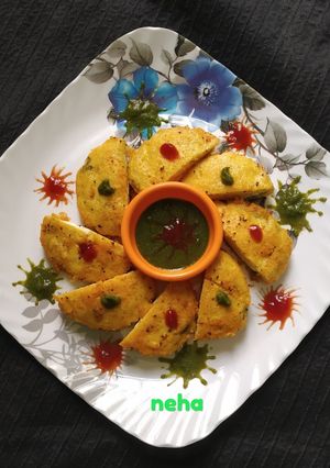 A picture of Bread paneer Dhokla.