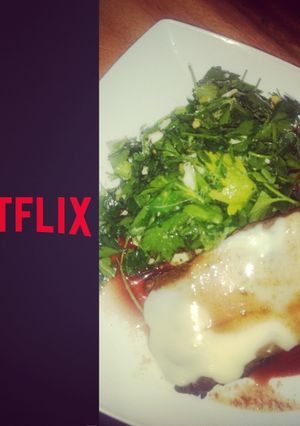 Una foto de Bife de lomo gratinado con ensalada de perejil y huevo
