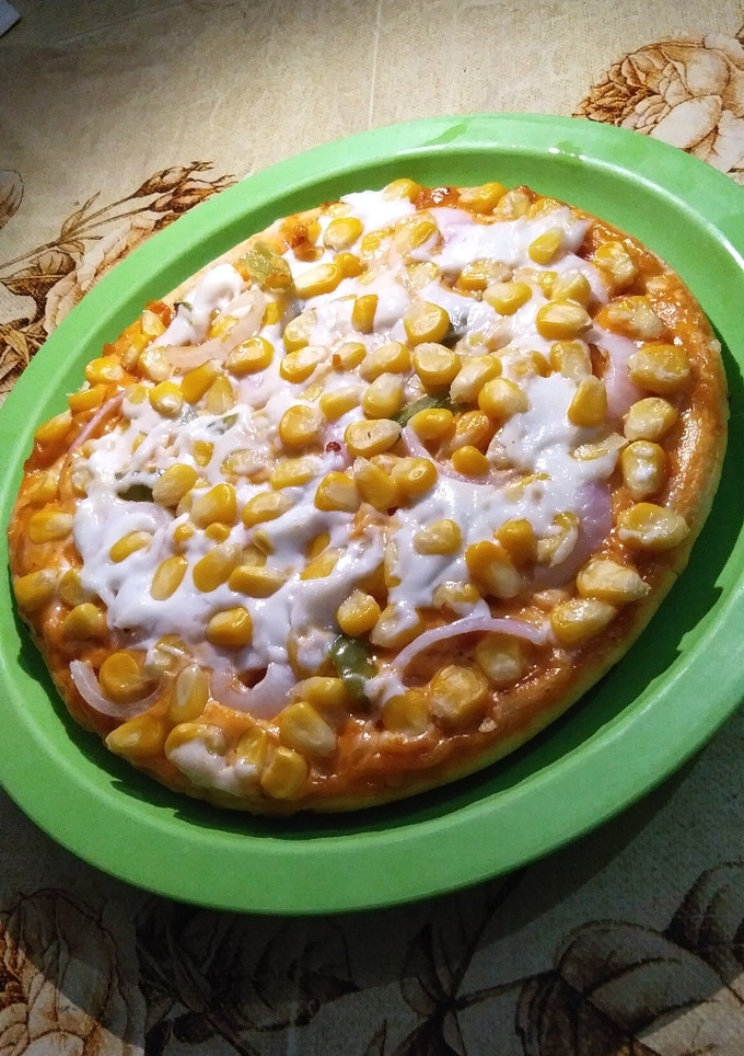 रेस्टोरेंट स्टाइल पिज़्ज़ा (Restaurant Style Pizza recipe in hindi) रेसिपी मुख्य फोटो