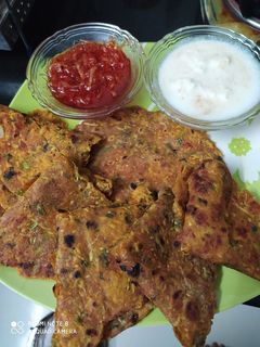 દુધી ના થેપલા (Dudhi Thepla Recipe In Gujarati) રેસીપી મુખ્ય ફોટો