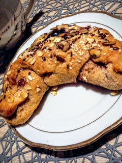 Teljes kiőrlésű lekváros kifli recept fotója