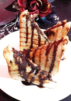 A picture of Cheese chocolate sandwich.