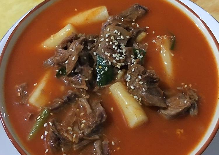 Tteokbokki / stir fried korean rice cake