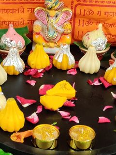 मोदक प्लैटर (Modak platter recipe in Hindi) रेसिपी मुख्य फोटो