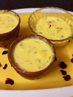केसर रबड़ी (Kesar Rabdi In Hindi) रेसिपी मुख्य फोटो