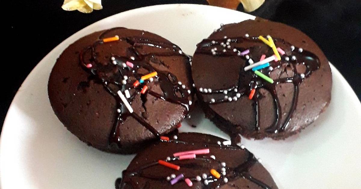 eggless molten chocolate lava cake recipe - Marudhuskitchen