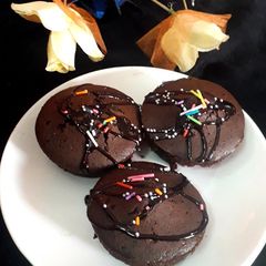 A picture of Oreo chocolava cup cake.