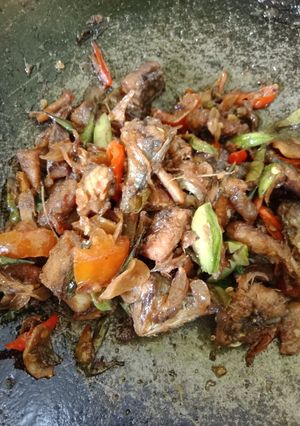 Foto resep Oseng ikan peda cabe ijo