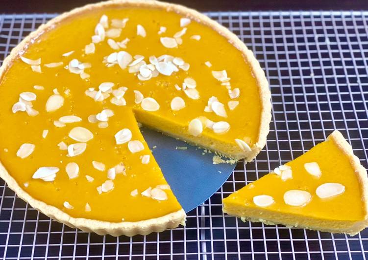 Pumpkin pie (pie labu kuning)