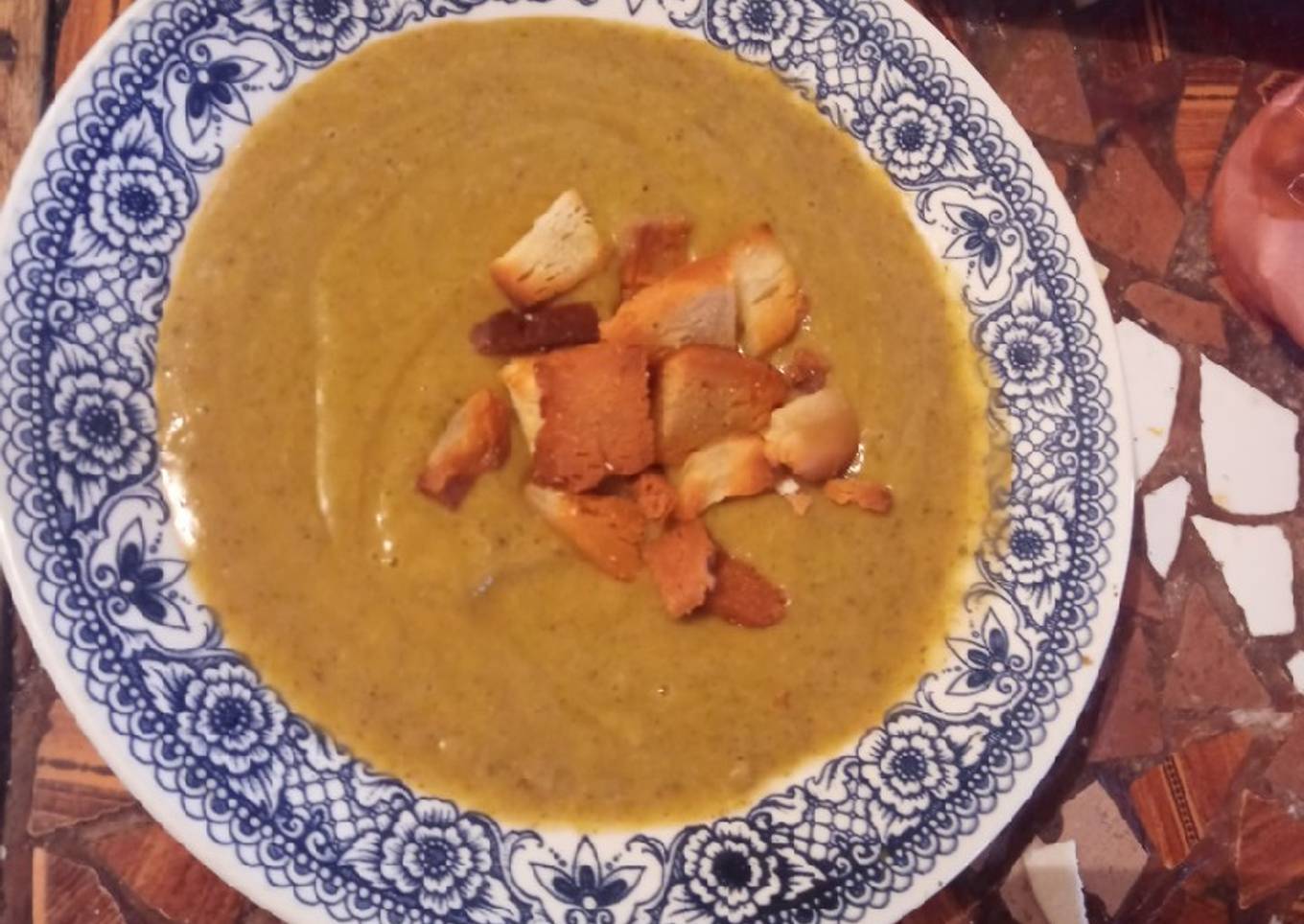 Crema de porotos con crutones