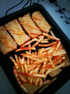 A picture of Cheese Garlic Bread Toast.