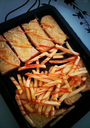 A picture of Cheese Garlic Bread Toast.