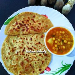 A picture of Mushroom Paratha.