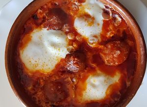 Foto principal de 🇪🇸 Huevos al plato con chorizo 🇪🇸