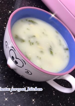 صورة لوصفة شوربة الكريمه البيضاء بالشوفان