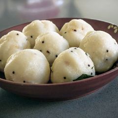 A picture of RAVA PUNDI/KOZHUKATTA/DUMPLINGS.