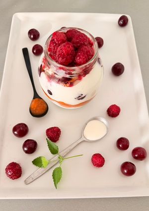 Nyári gyümölcssaláta (üvegben) recept fotója