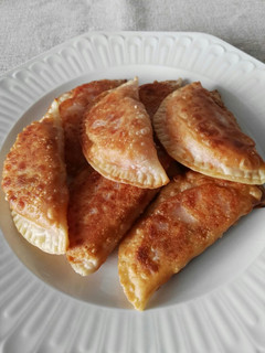 Una foto de Empanadillas de tomate, atún y huevo