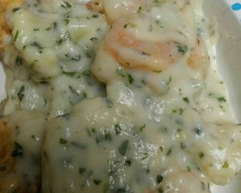 Easy Prepare Recipe Shrimp and Cauliflower in a White Sauce Delicious