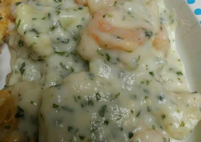 Shrimp and Cauliflower in a White Sauce