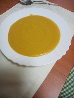 Una foto de Crema de zanahorias, puerro y acelgas