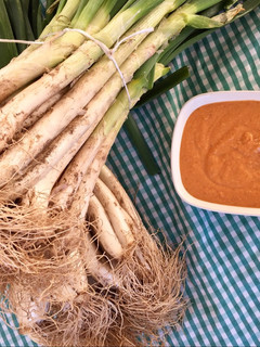 Una foto de Salsa para calçots