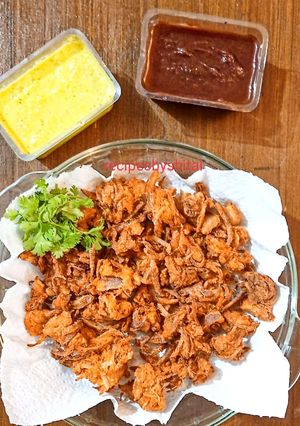 प्याज़ के पकौड़े (pyaz ke pakode recipe in Hindi) रेसिपी मुख्य फोटो