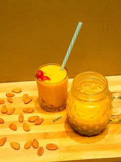 ম্যাঙ্গো মিল্কশেক (Mango milkshake recipe in Bengali) রেসিপির প্রধান ছবি