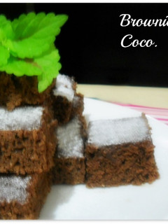 Una foto de Brownie de quinua y coco