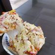 ચીઝ પીઝા(Cheese Pizza Recipe In Gujarati)