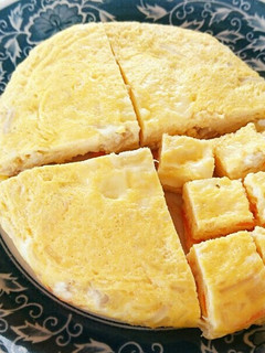 A picture of [Baby Food Late Stage] Microwave Hand-Held Omelet.