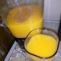 A picture of Natural mango juice.