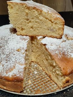 Una foto de Queque de yogurt con pera y manzana