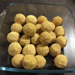 A picture of Tambittu/Roasted gram Laddoo.