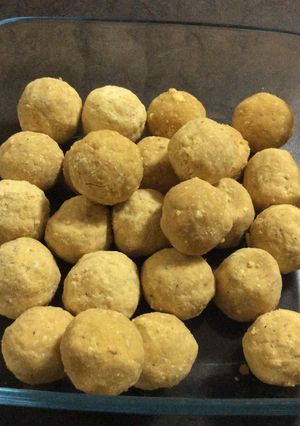 A picture of Tambittu/Roasted gram Laddoo.