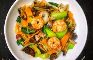 Hải sản xào nấm rau củ - Eatclean