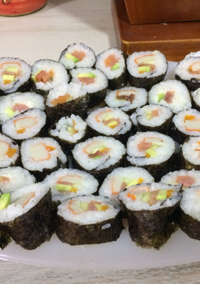 Una foto de Maki Sushi casero