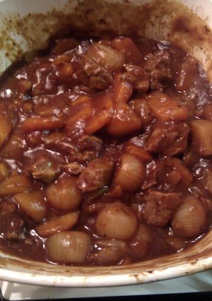 A picture of 'V' steak and ginger wine hot pot.