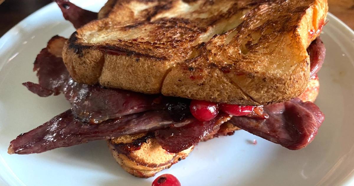 Cervosandviĉo venison bacon butty Recipe by Laura Cookpad