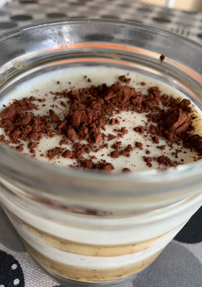 Una foto de Vaso cheesecake a capas de kiwi 🥝🥝