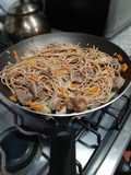 Fideos con carne y verduras